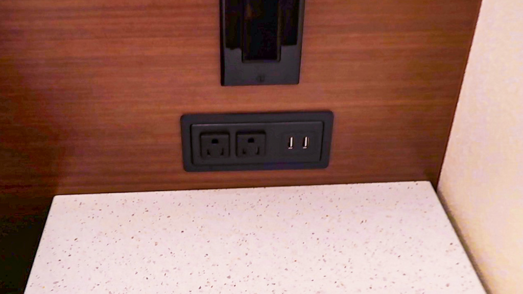 picture of outlet and usb charging ports