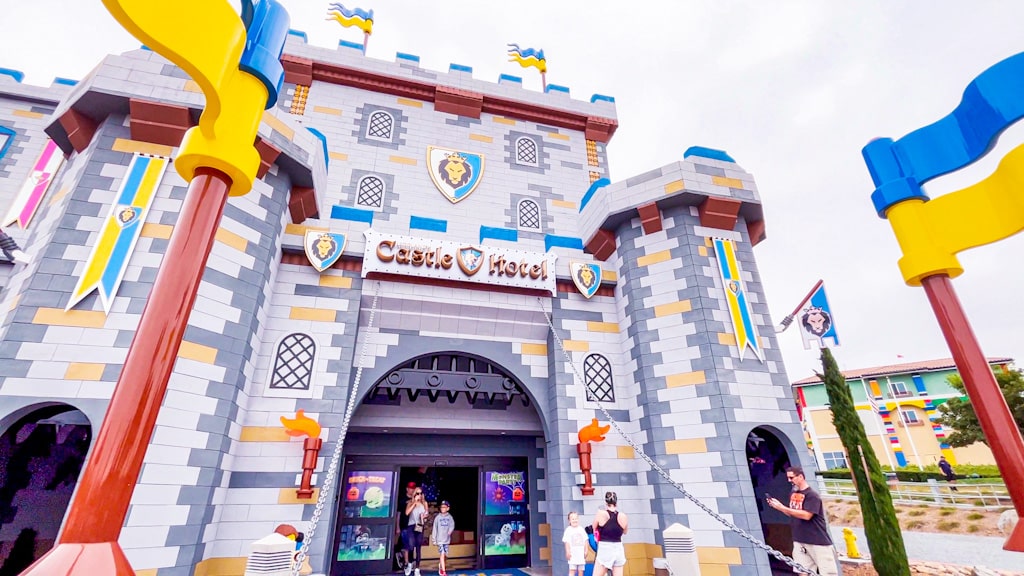 outside view of the entrance to the legoland castle hotel