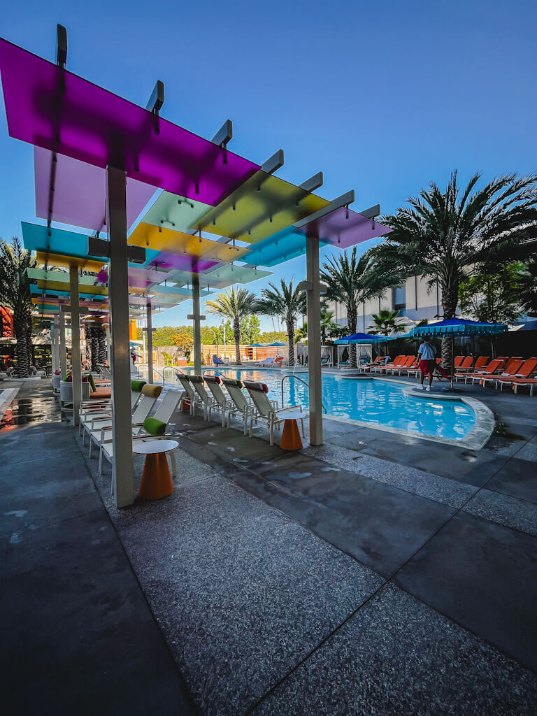 palette pool area with loungers around the pool at the Disneyland Hotel.